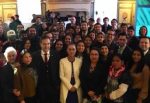 Sheinbaum se reúne con mexicanos en Washington