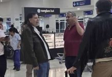 ¿Noroña tambaleándose y sin poder hablar? Así lo captaron en el aeropuerto de Oaxaca