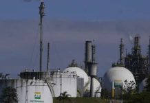 Guerra en Medio Oriente: Precio del diesel en EU alcanza los 5 dólares por galón