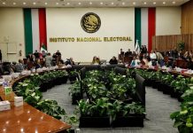 Morena y PAN intercambian denuncias por promoción anticipada ante el INE