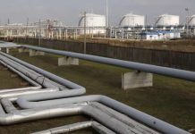 Petróleo ‘se desparrama’ tras reapertura total del Estrecho de Ormuz: ¿En cuánto se venden los barriles?