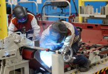 Grupos del sector automotor instan a Trump a prorrogar tratado comercial con México y Canadá