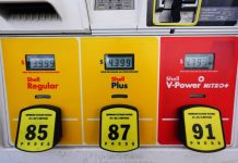 Trump ordena investigar por qué los precios de la gasolina no bajan